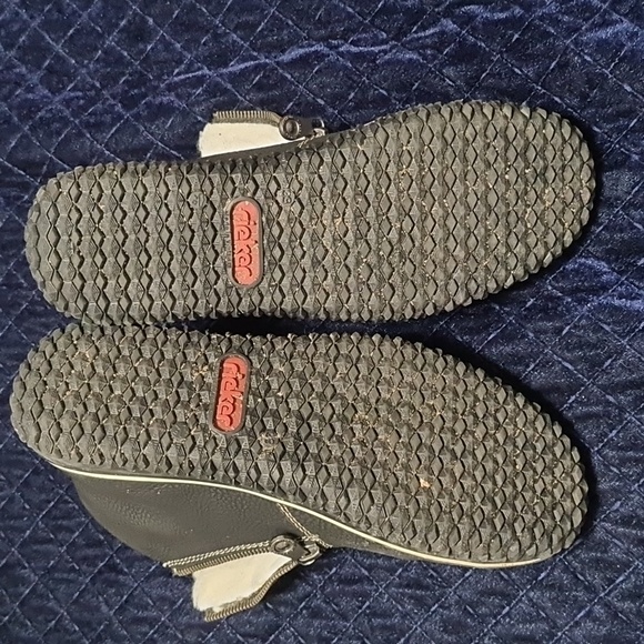 Womens Rieker L4270 Oberursel Short Black Leather Boot size 39 - Picture 7 of 9